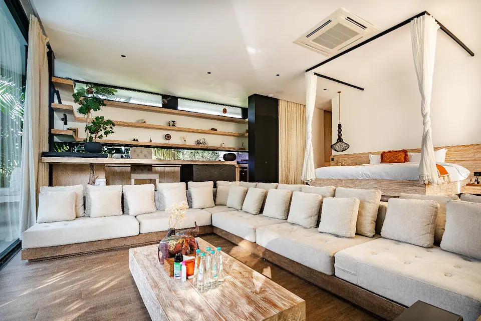 Athena master suite 2 at Villa Zeno Arete, view 1