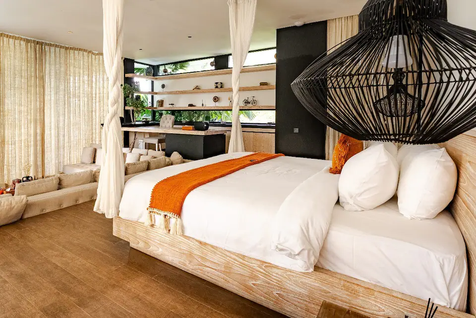 Athena master suite 2 at Villa Zeno Arete, view 3