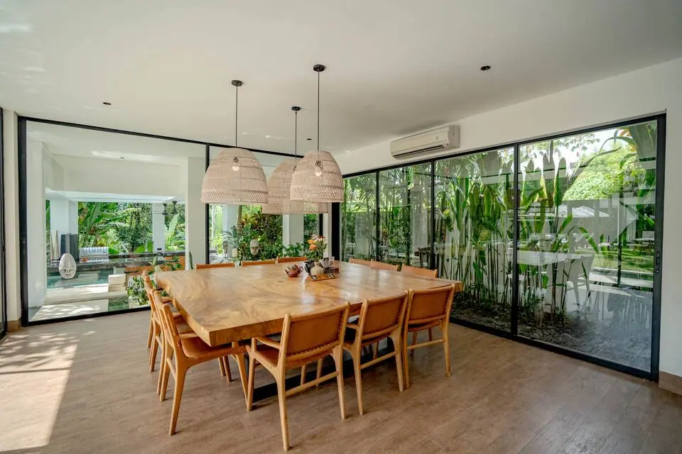 Villa Zeno Arete kitchen and dining room